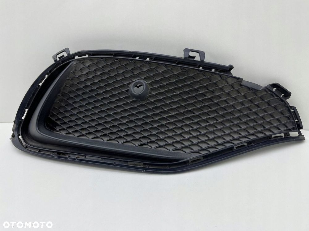 MERCEDES W176 AMG KRATKA ZDERZAKA PRAWA PRZÓD A1768852800 - 3
