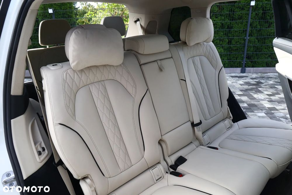 BMW X7 xDrive40d mHEV - 32