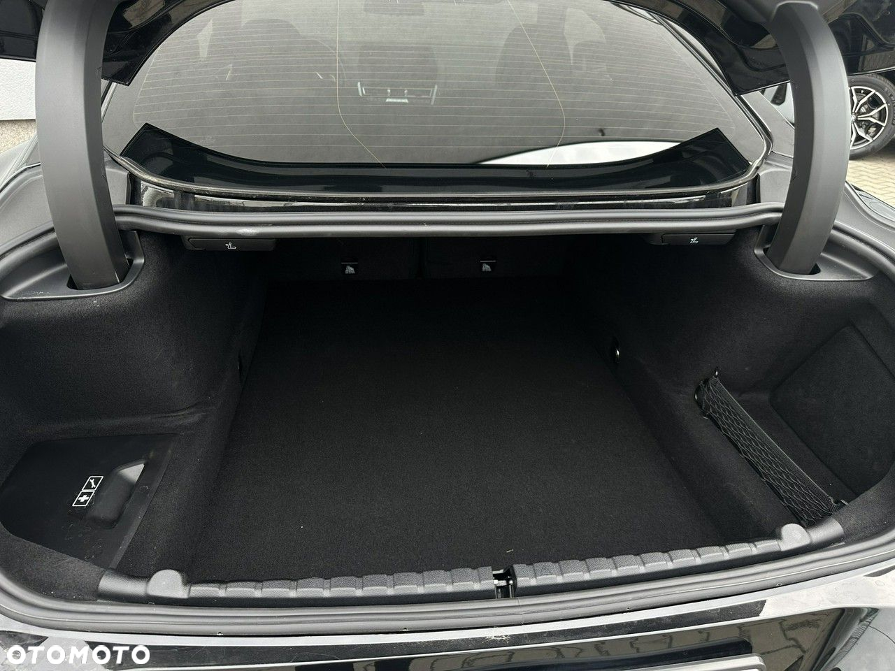 BMW Seria 8 - 26
