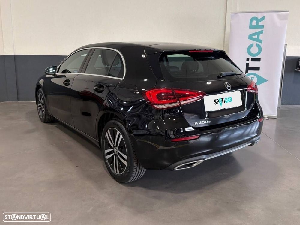 Mercedes-Benz A 250 e — fotografia 6