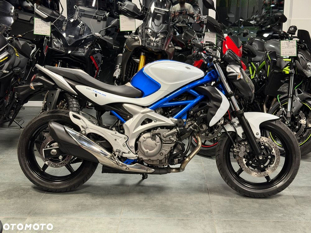 Suzuki Gladius - 3