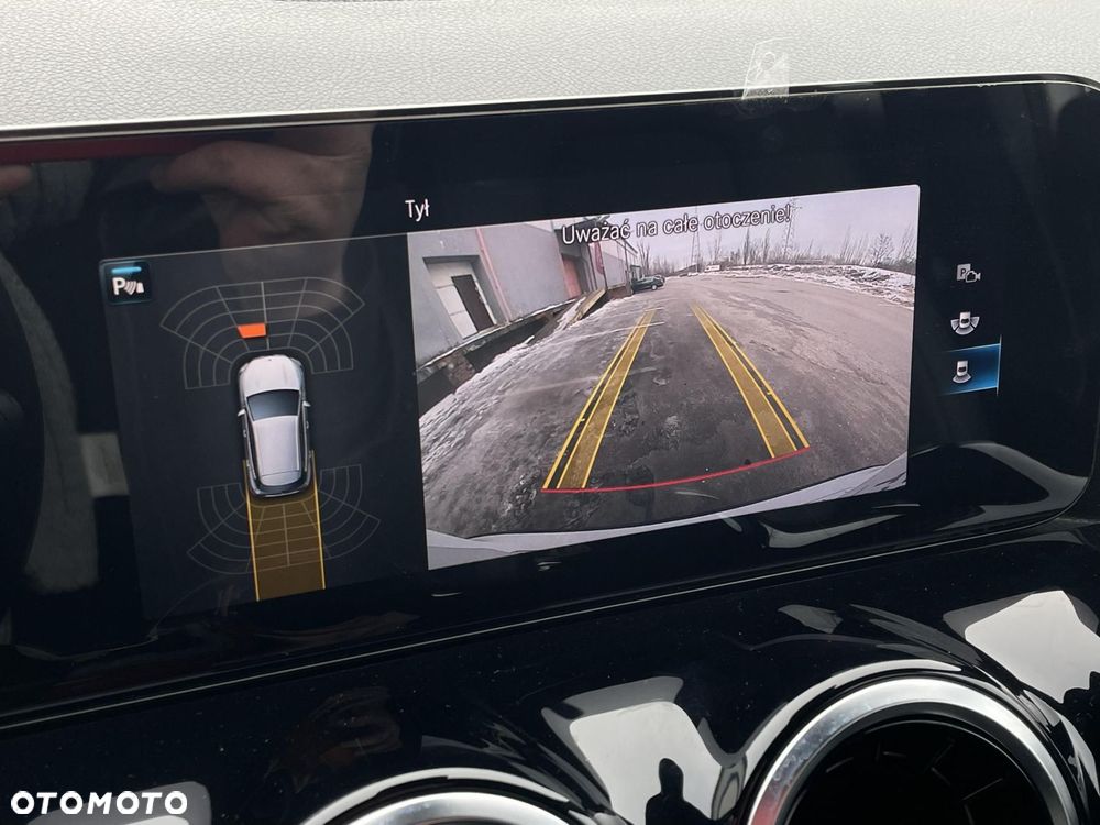 Mercedes-Benz GLA - 22