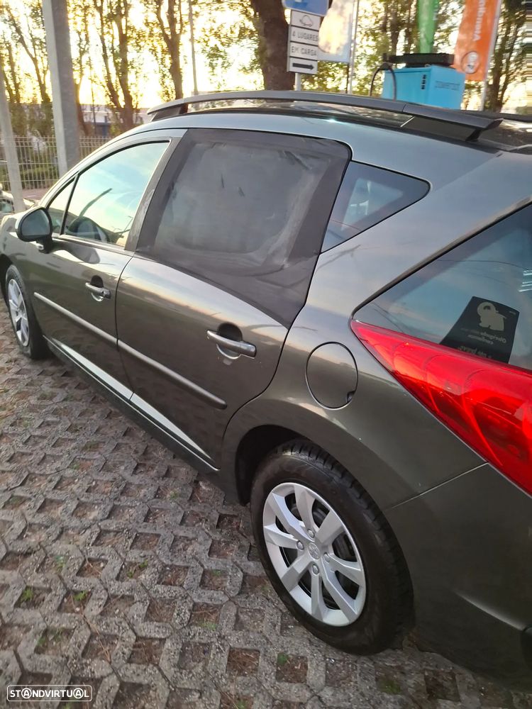 Peugeot 207 SW 1.4 Trendy - 12