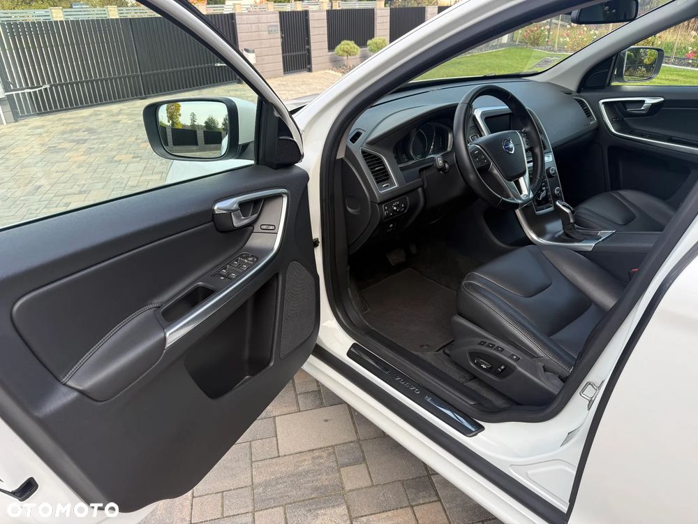 Volvo XC 60 D4 Geartronic Summum - 28