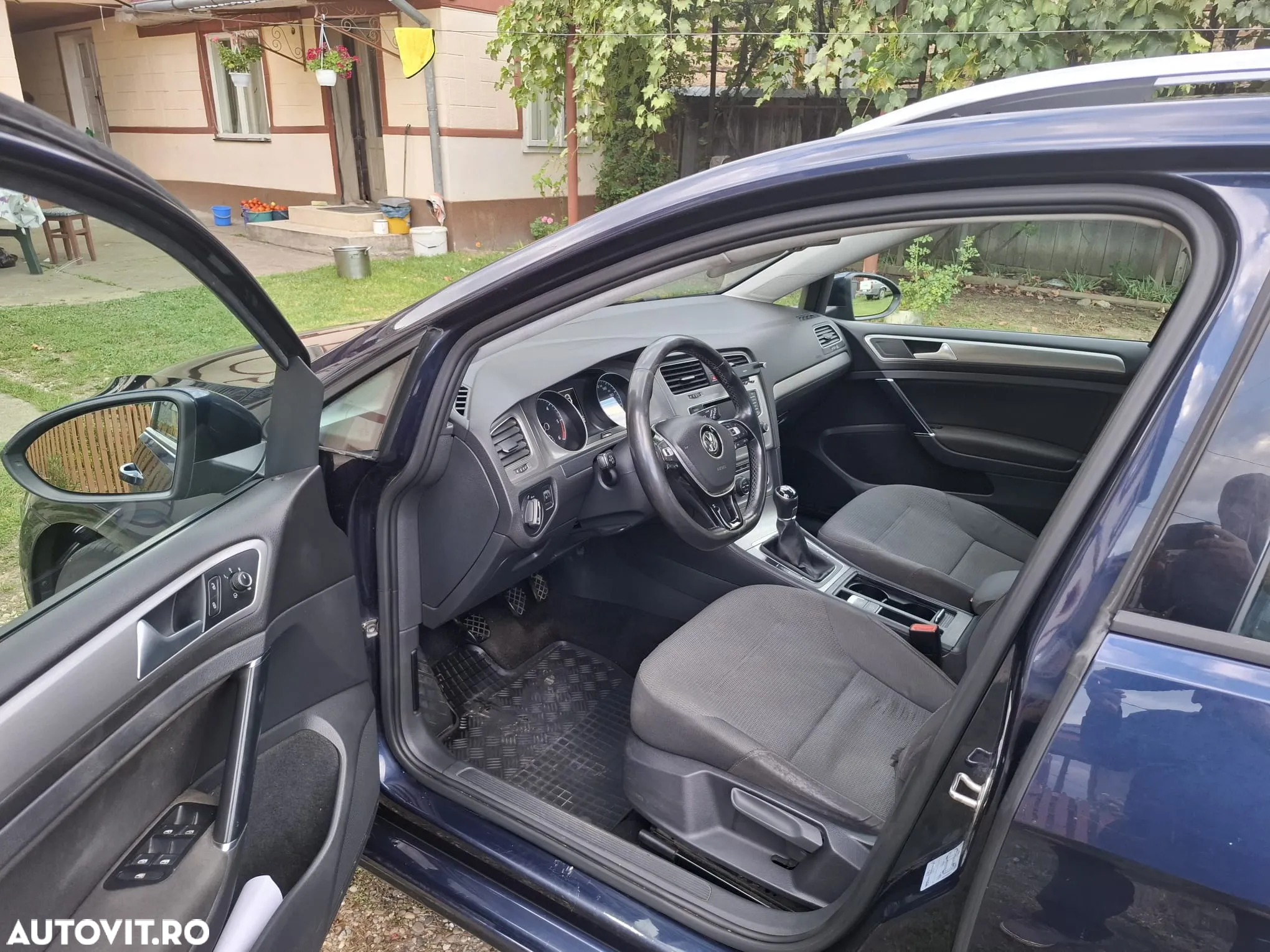 Volkswagen Golf 1.6 TDI BlueMotion Technology Comfortline - 21