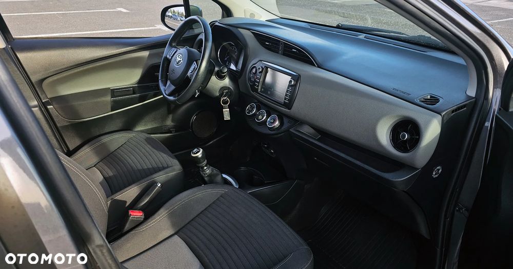 Toyota Yaris - 12