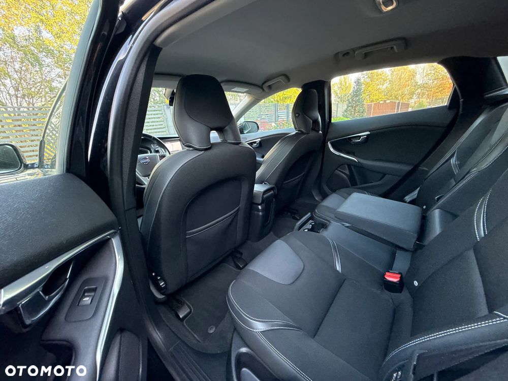 Volvo V40 D3 Momentum - 16