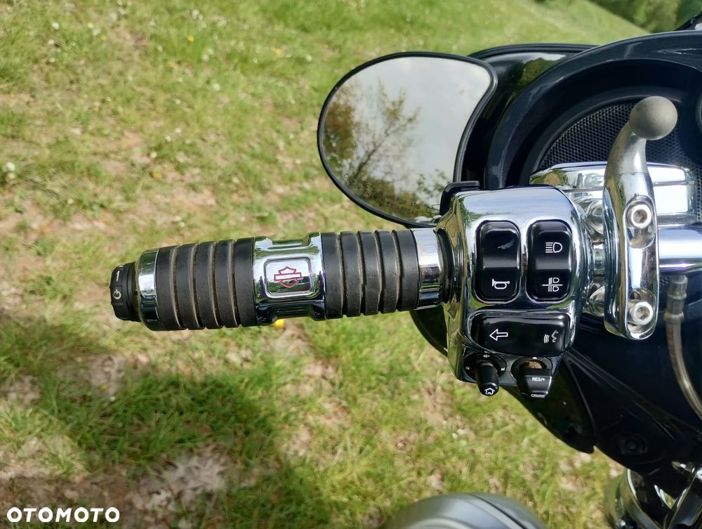 Harley-Davidson CVO Street Glide - 10