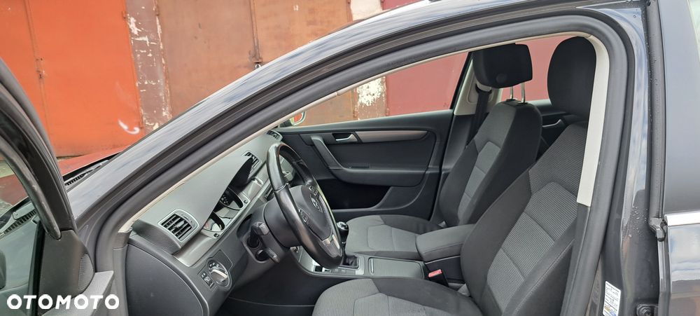 Volkswagen Passat 1.6 TDI (BlueMotion Technology) Comfortline - 11