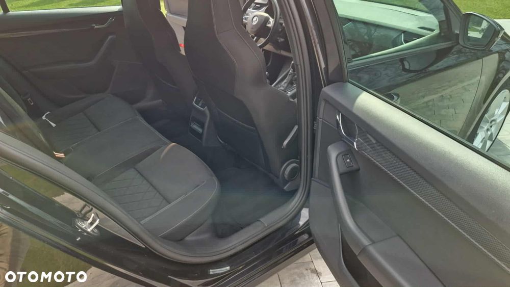 Skoda Octavia 2.0 TDI DSG RS - 16