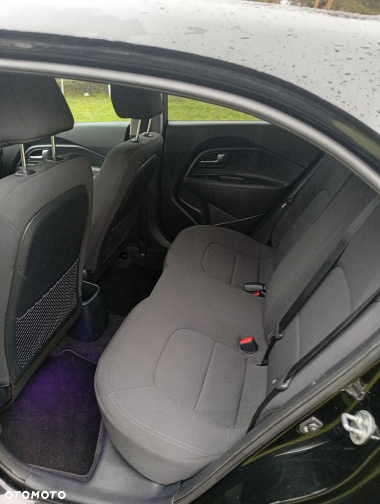 Kia Rio 1.4 Fifa World Cup Edition - 11