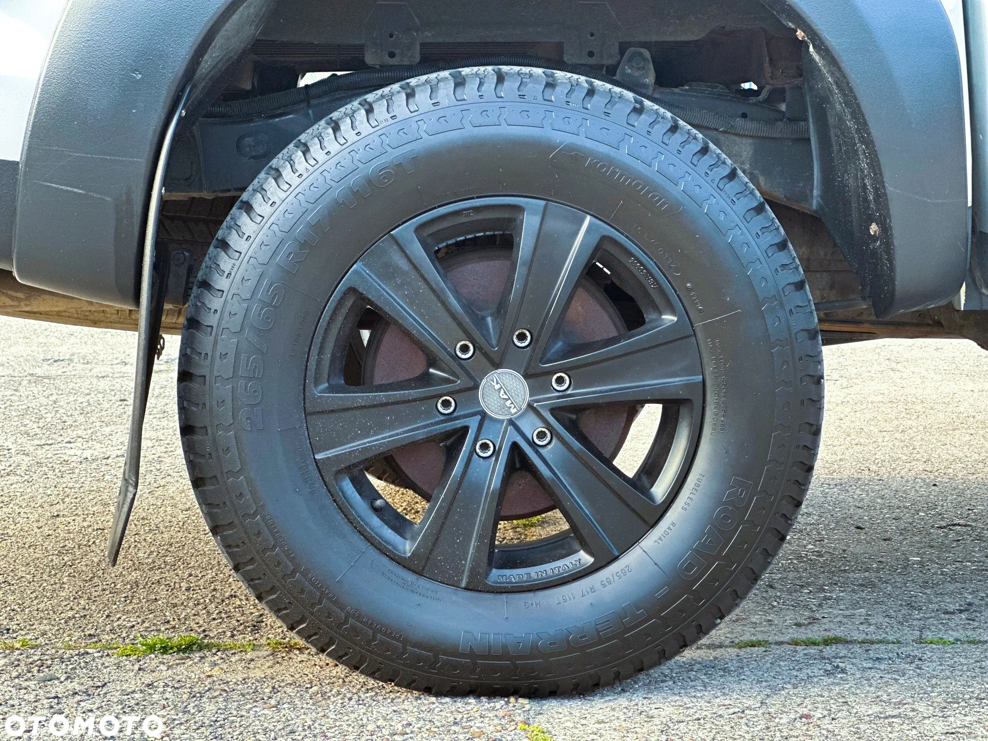 Toyota Hilux - 12