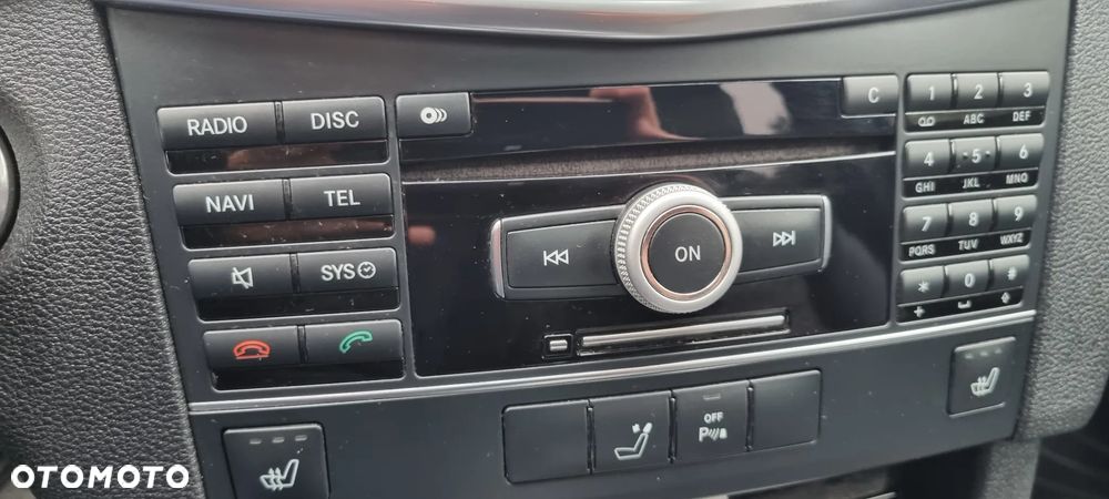 Mercedes-Benz Klasa E 350 CDI 4-Matic BlueEff Avantgarde - 32