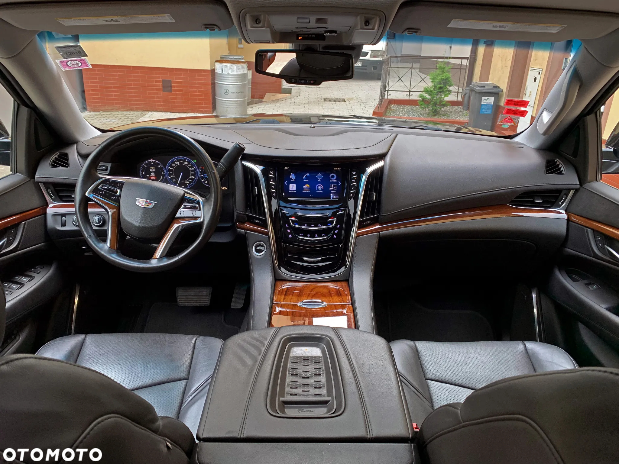 Cadillac Escalade ESV 6.2 V8 AWD AT Premium - 28