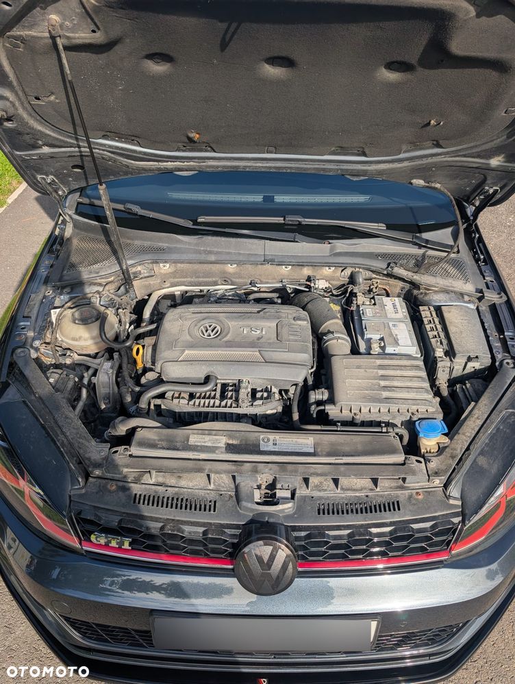 Volkswagen Golf - 27