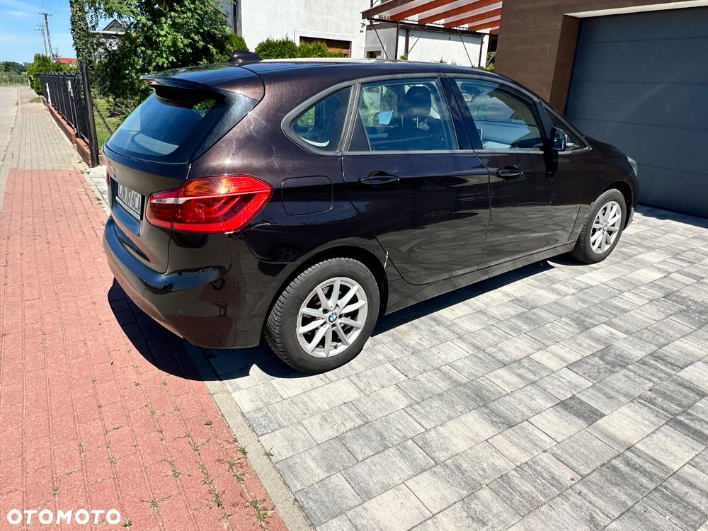 BMW Seria 2 218d - 8