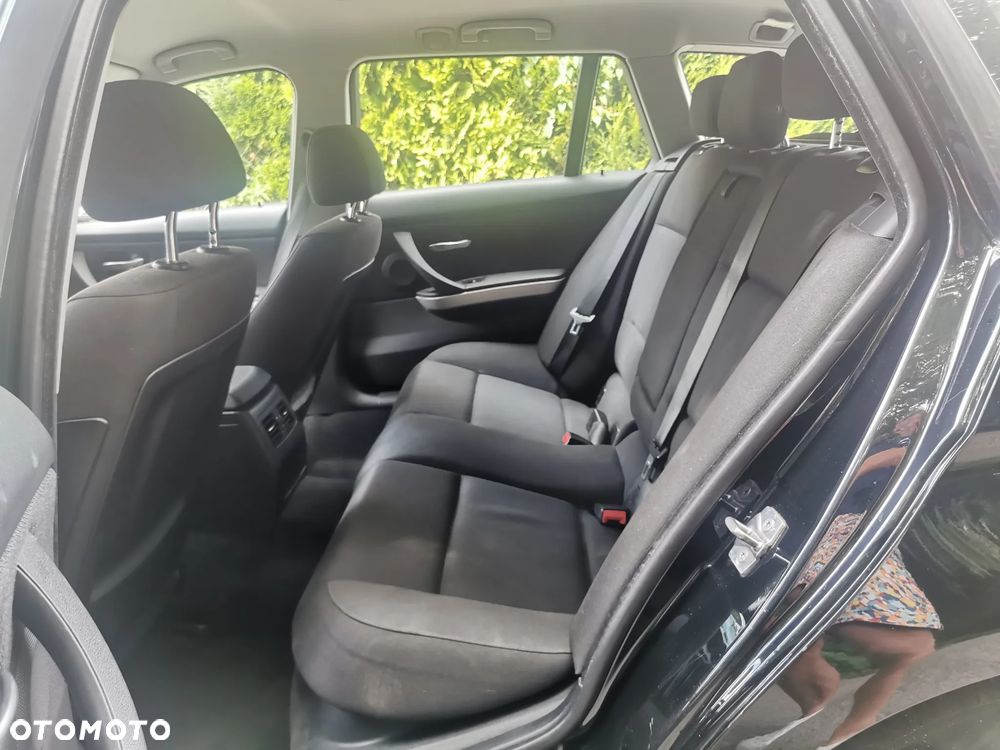 BMW Seria 3 318d - 10