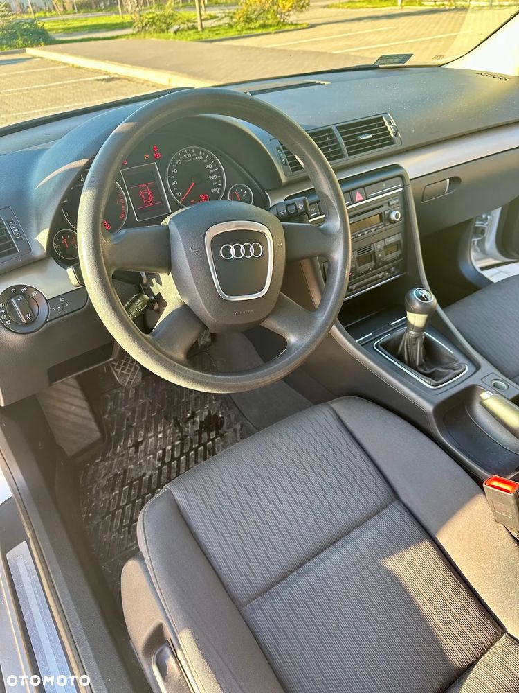 Audi A4 Avant - 13