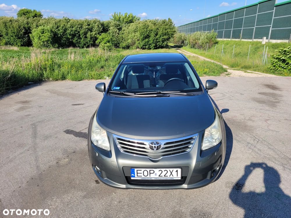 Toyota Avensis - 15