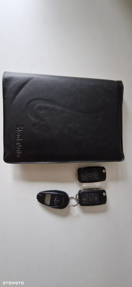 Skoda Octavia 2.0 TDI DPF DSG RS - 11