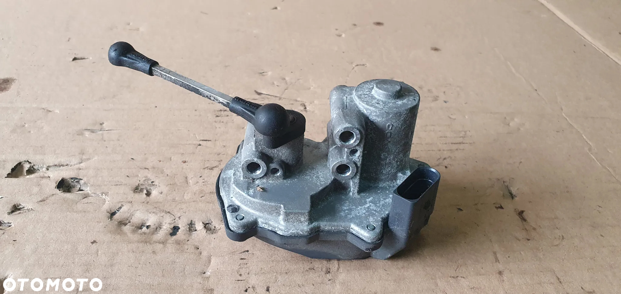 Nastawnik klap kolektora Audi A4 B7 2.0 TFSI 06F133482 - 2