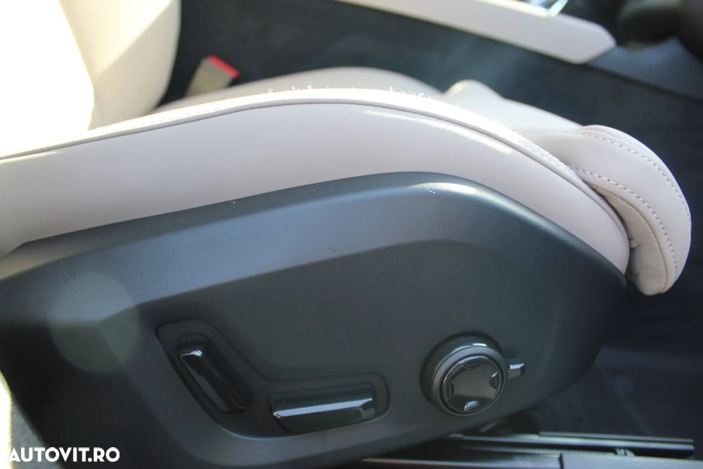 Volvo XC 90 B5 B AWD Plus Bright - 36
