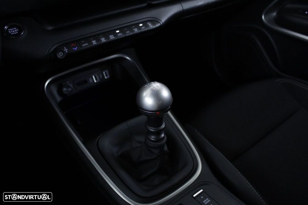 Jeep Avenger 1.2 GSE T3 Summit - 31