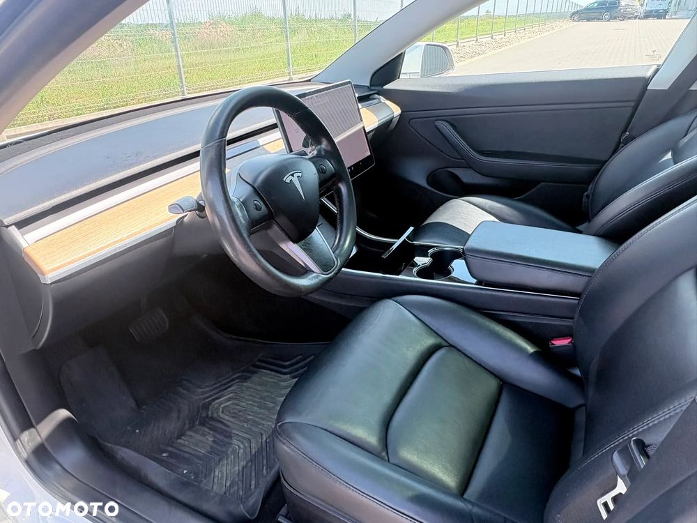 Tesla Model 3 Standard Reichweite Plus Hinterradantrieb - 10