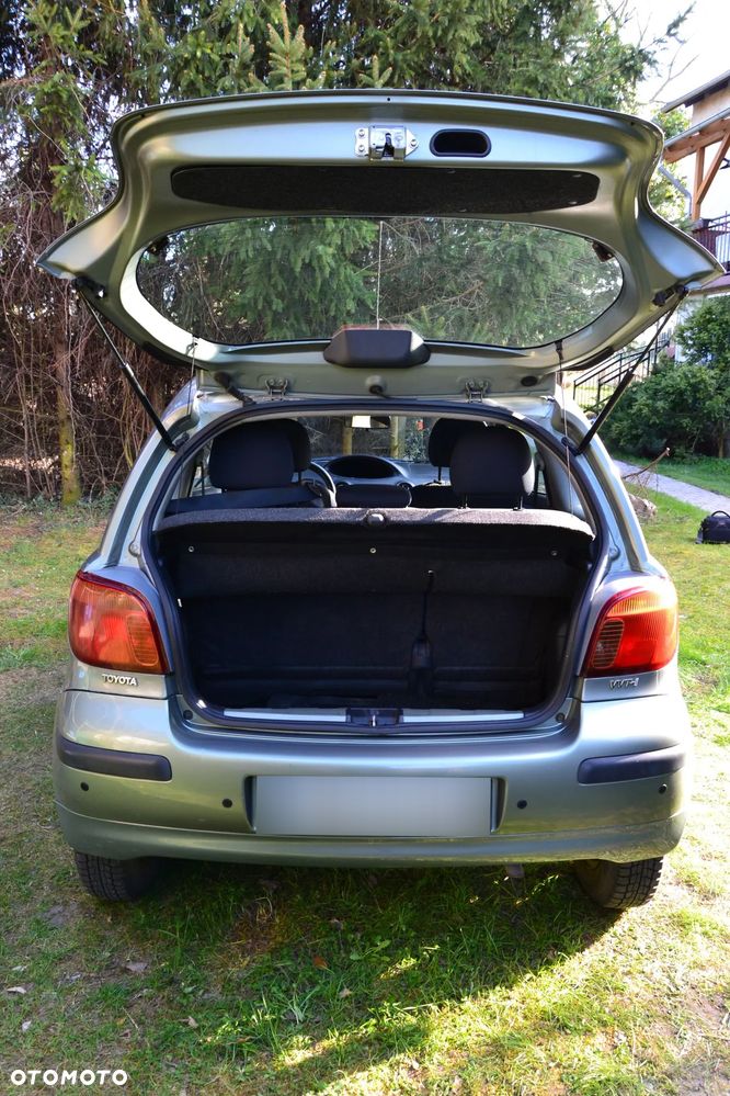 Toyota Yaris 1.3 Luna - 4