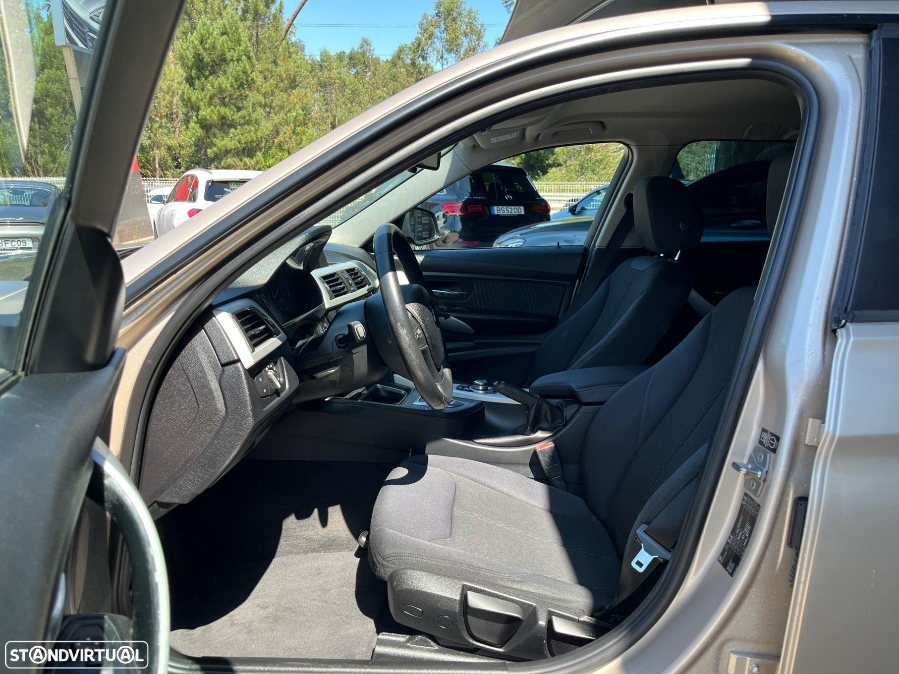 BMW 320 d Touring Auto - 14