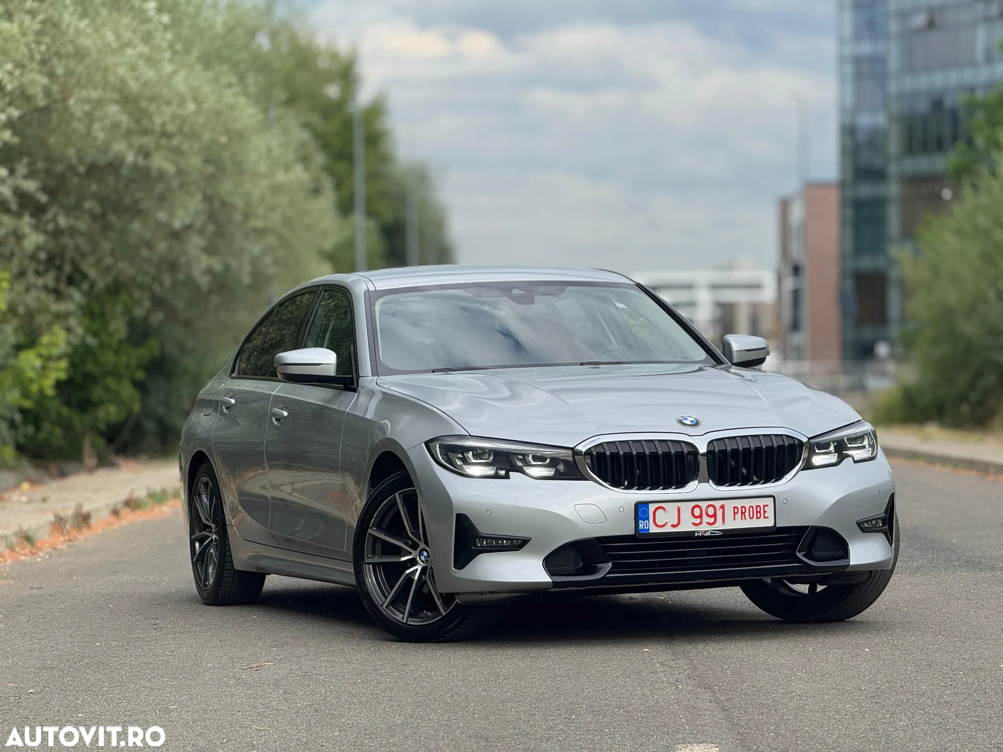 BMW Seria 3 320i Aut. Sport Line - 2