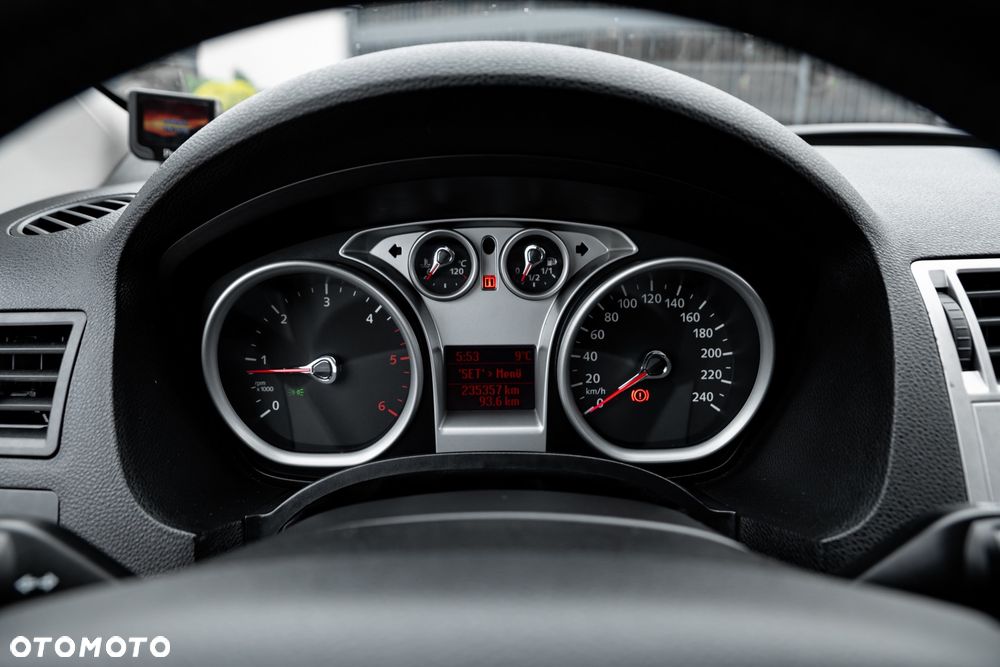 Ford Kuga - 31