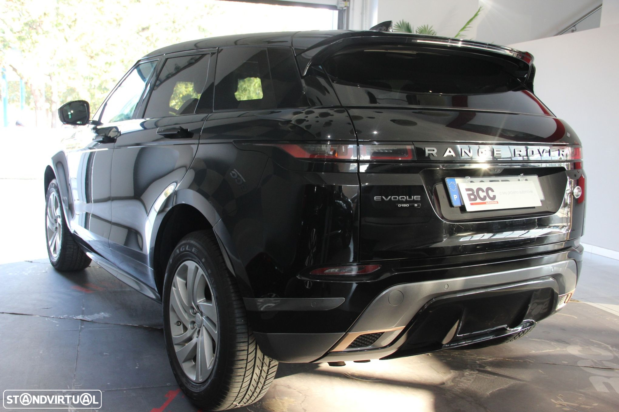 Land Rover Range Rover Evoque 2.0 D150 AWD R-Dynamic Auto - 6