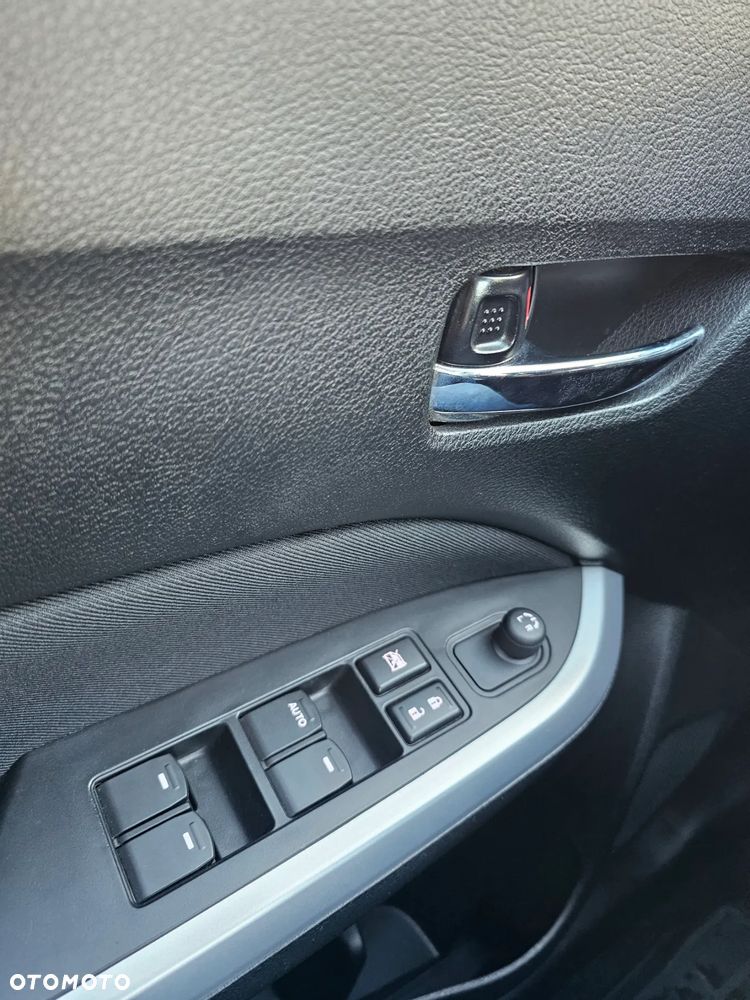 Suzuki Vitara 1.6 DDiS (4x4) Allgrip Comfort+ - 31