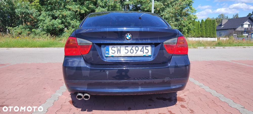 BMW Seria 3 318i - 5