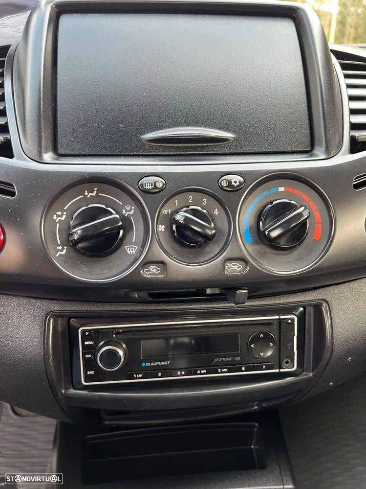 Mitsubishi L200 2.5 DI-D Club Invite AC 3L 4WD - 12