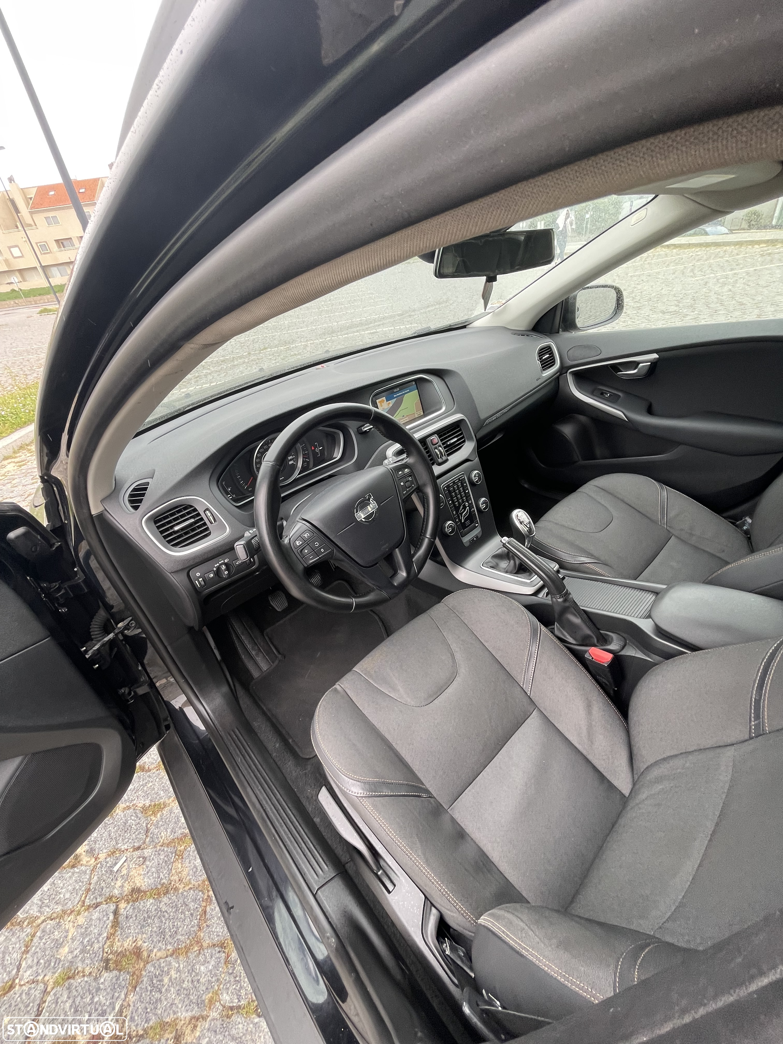 Volvo V40 Cross Country 1.6 D2 Momentum - 24