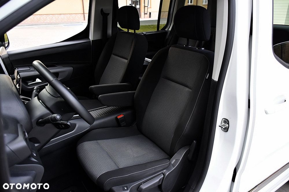 Toyota Proace City Verso 1.2 Turbo L1 Team Deutschland - 7