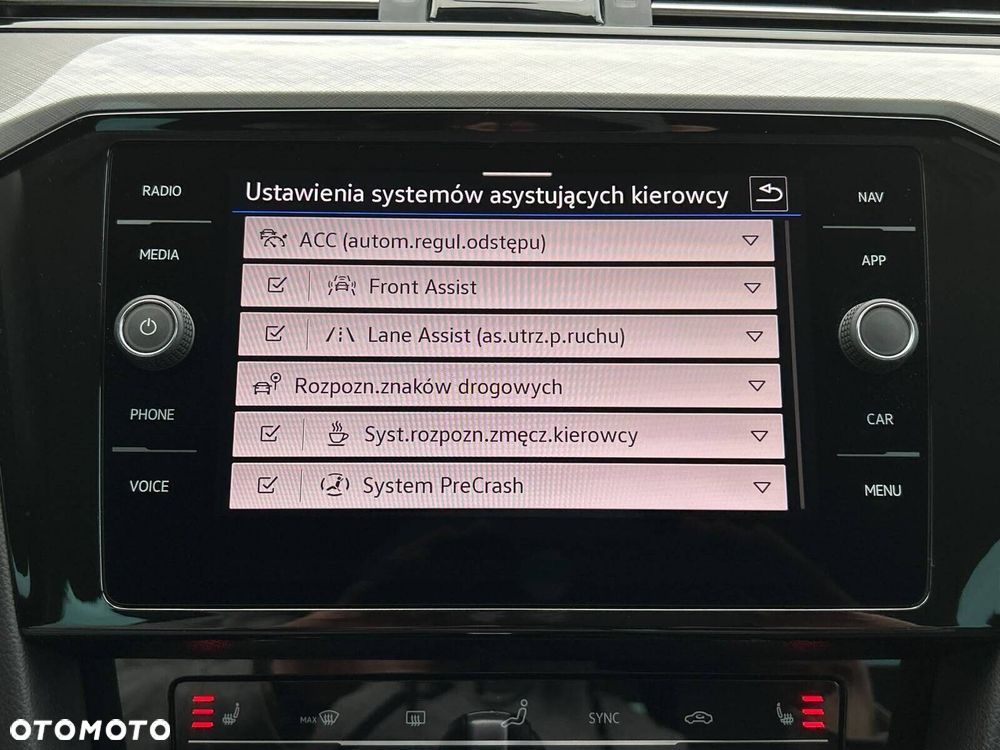 Volkswagen Passat - 34