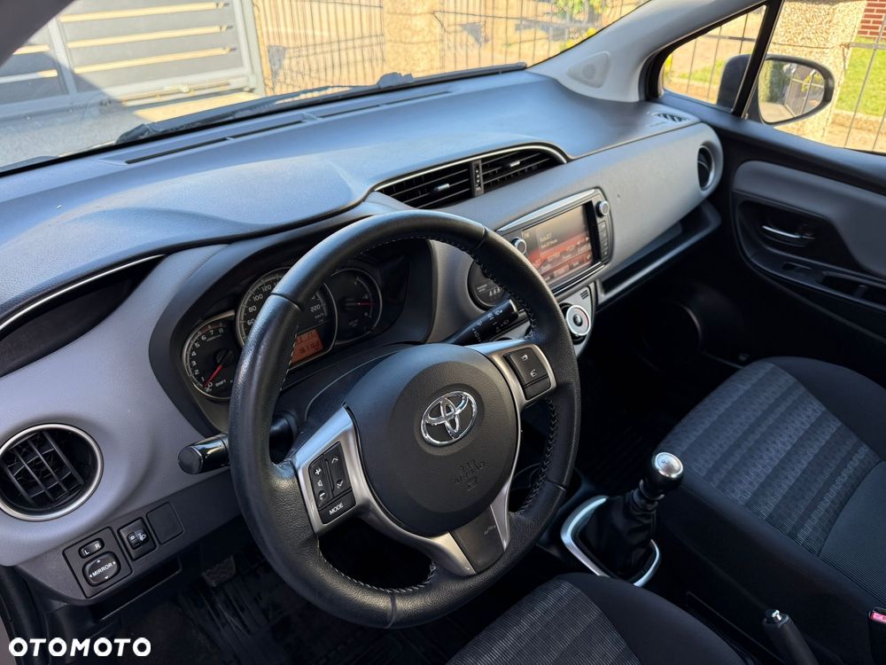 Toyota Yaris 1.33 VVT-i Executive - 13