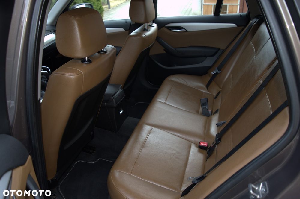 BMW X1 sDrive18d - 14