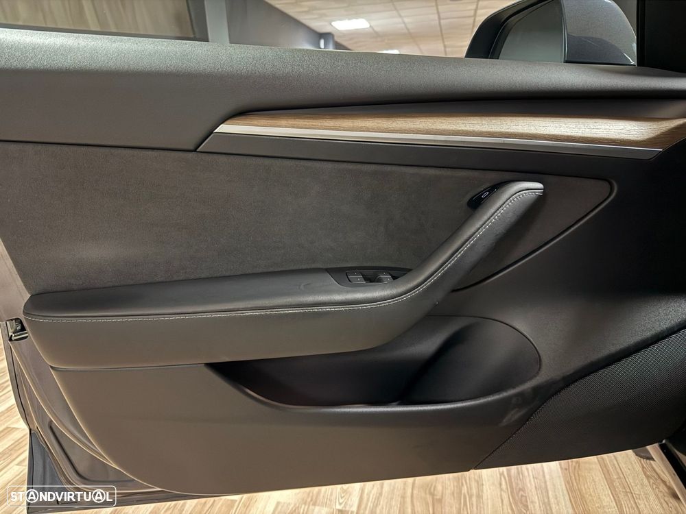 Tesla Model 3 Long Range Tração Integral - 27