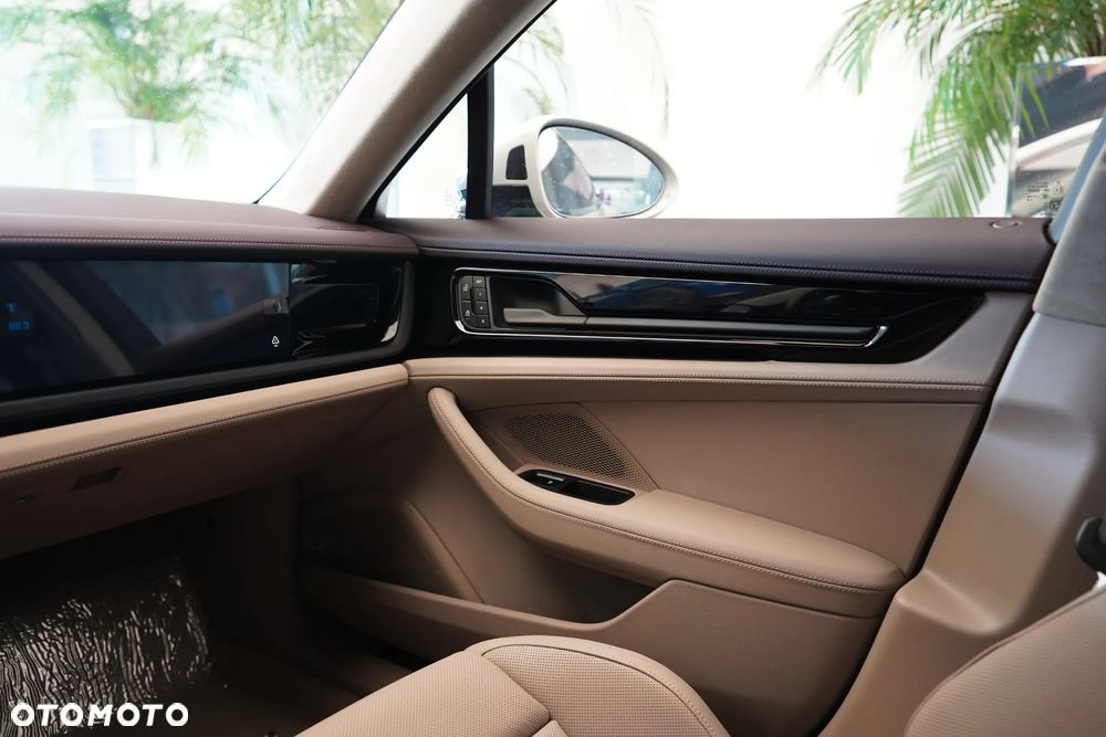Porsche Panamera - 28
