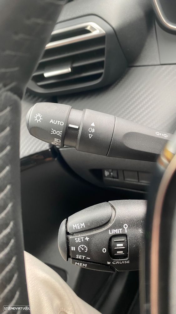 Peugeot 208 1.2 PureTech Active - 30