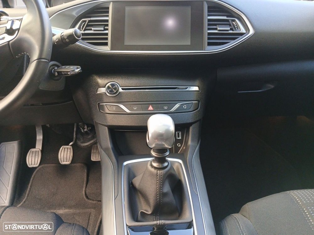 Peugeot 308 1.2 PureTech Allure - 11