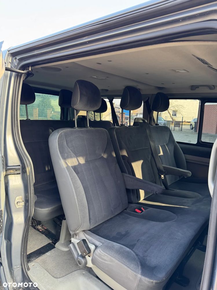 Renault Trafic Grand Passenger Black Edition - 14