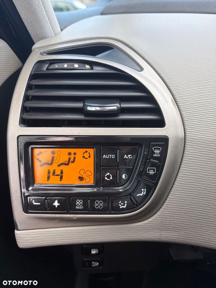 Citroën C4 Grand Picasso 2.0 HDi Exclusive - 31