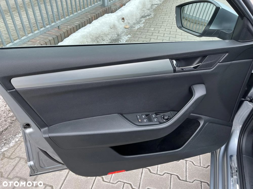 Skoda Superb 2.0 TDI SCR Ambition DSG - 10