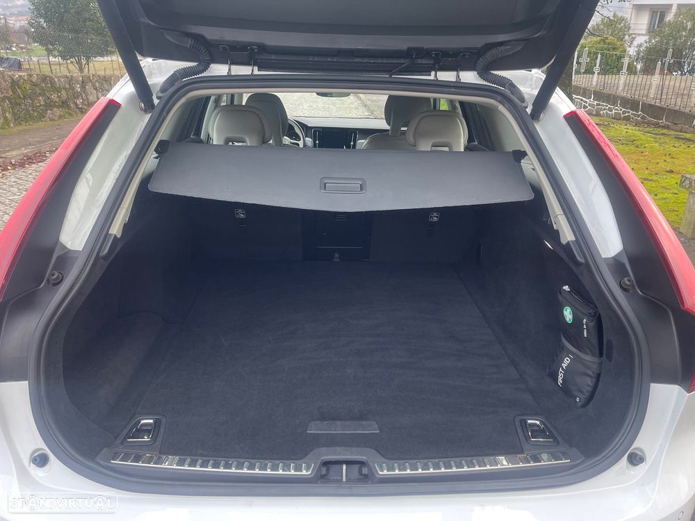 Volvo V90 2.0 D4 Momentum Plus - 19