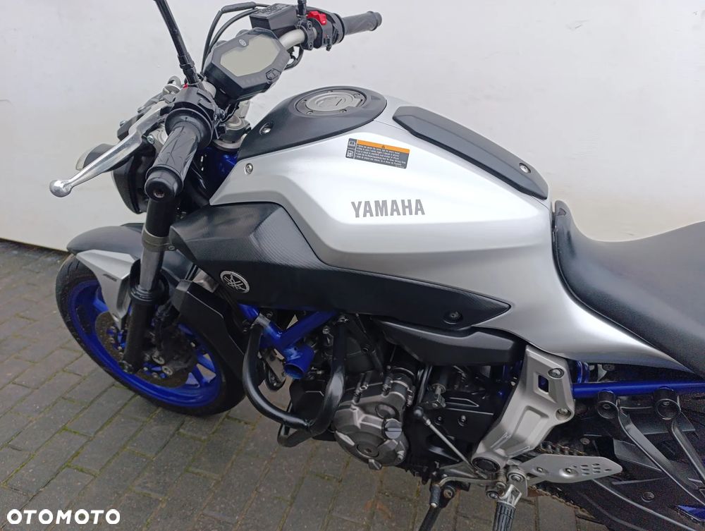 Yamaha MT - 12